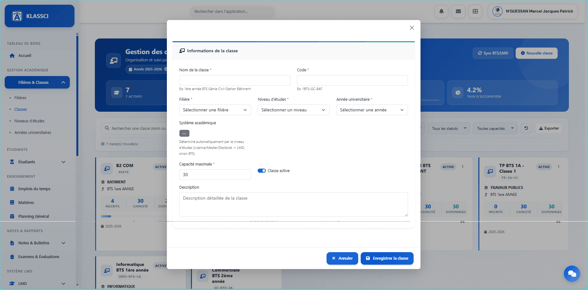 Modale Informations de la classe avec les champs nom, code, filière, niveau, année, capacité, description et toggle classe active
