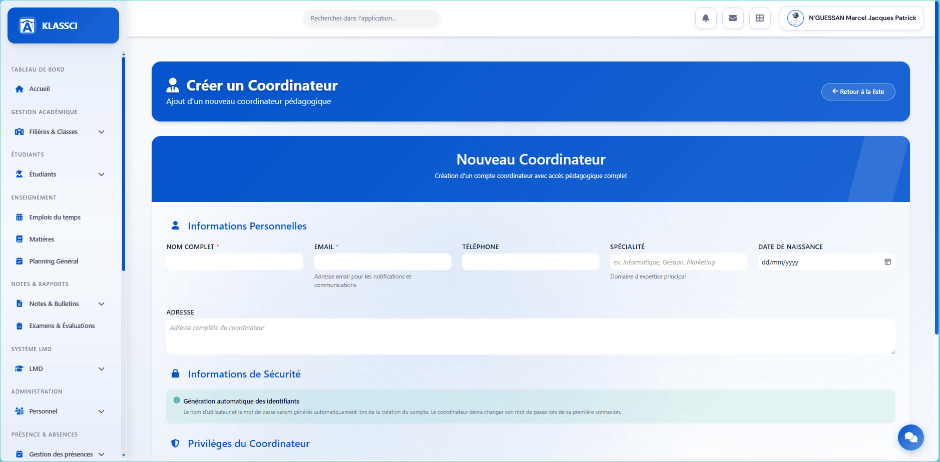 Créer un Coordinateur form with sections Personal info, Address, Security, and Privileges