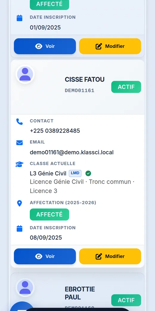 Liste des étudiants sur téléphone — Avant